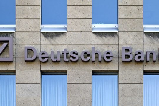 Έρευνα για ξέπλυμα στη Deutsche Bank - Στο στόχαστρο ο Αμπράμοβιτς